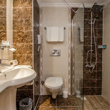 Letoile Hotell 4*