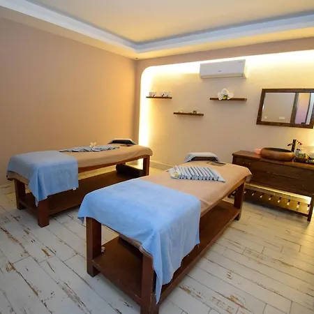 Letoile فندق إتْشميلير