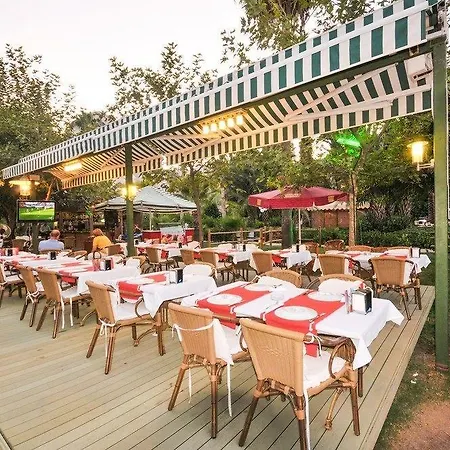 Letoile فندق إتْشميلير