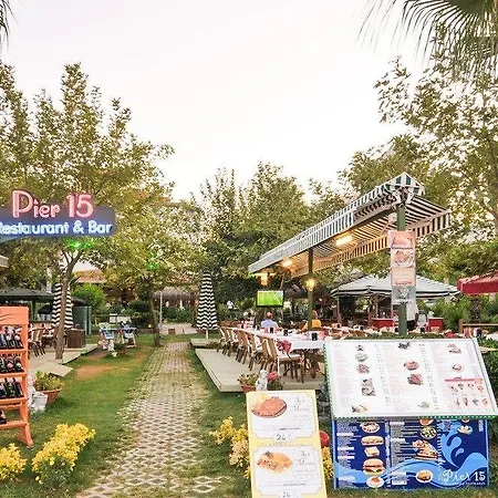 Letoile 4* إتْشميلير