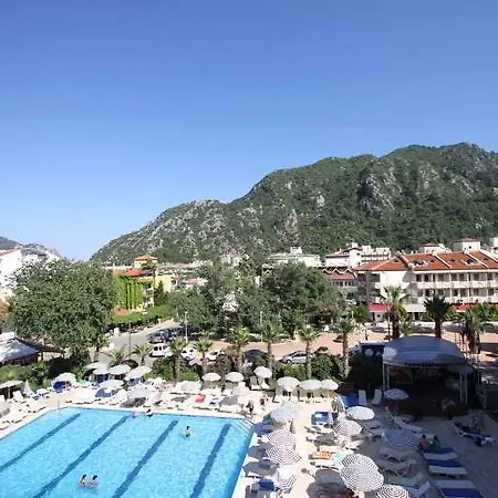 Letoile 4* إتْشميلير